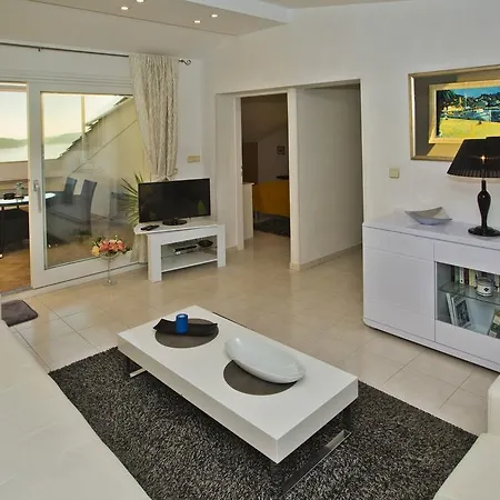 Viskovic Margita * Hvar Town