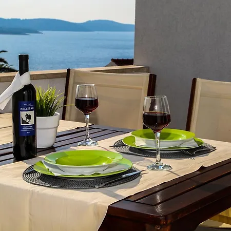 Viskovic Margita * Hvar Town