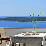 Viskovic Margita * Hvar Town