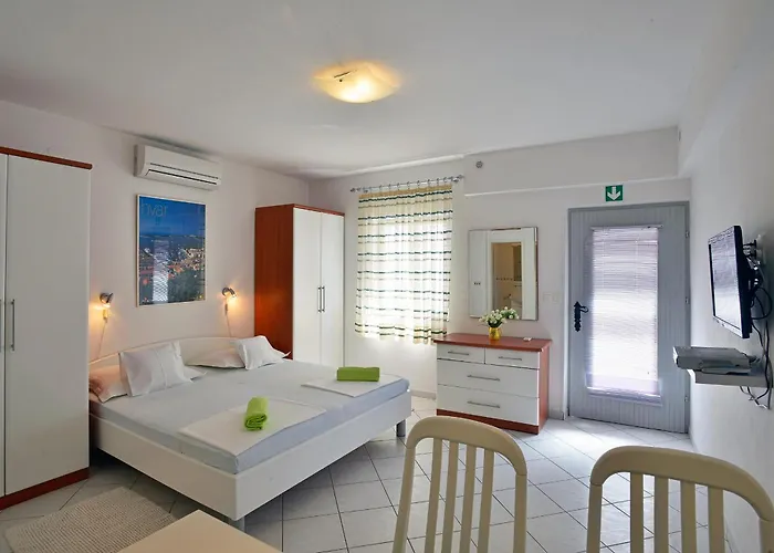 Viskovic Margita * Hvar Town